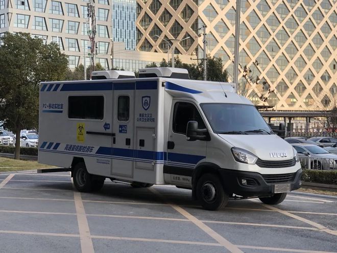 急救系列-宇通醫(yī)療車 應(yīng)急醫(yī)療車的新標桿